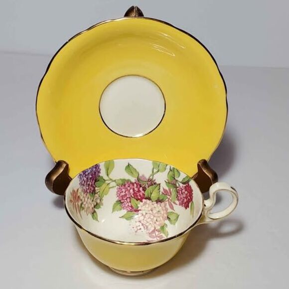Aynsley Teacup and Saucer Hydrangea Pink Purple White Vintage - Picture 9 of 9